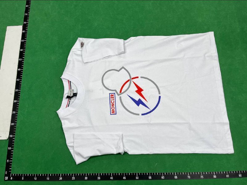 Moncler T-shirt     !