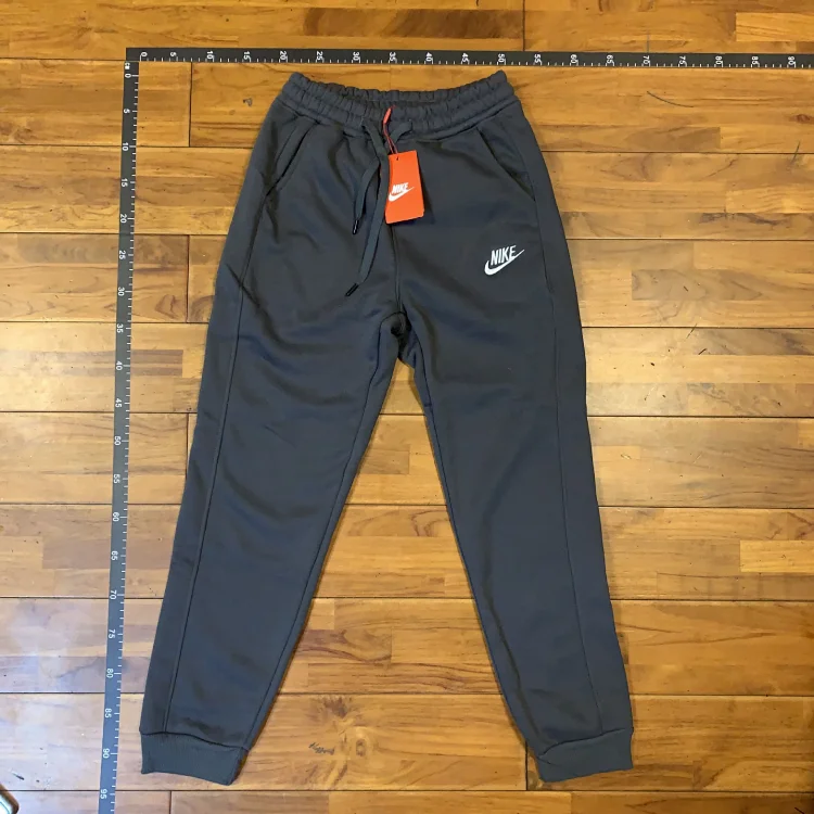 NIKE Sweatpants