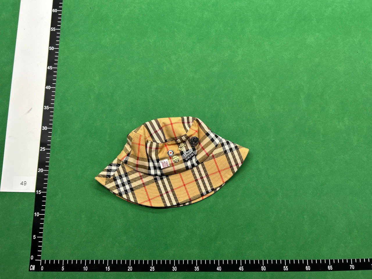 CAPS DENIM TEARS & MONCLER BEANIE