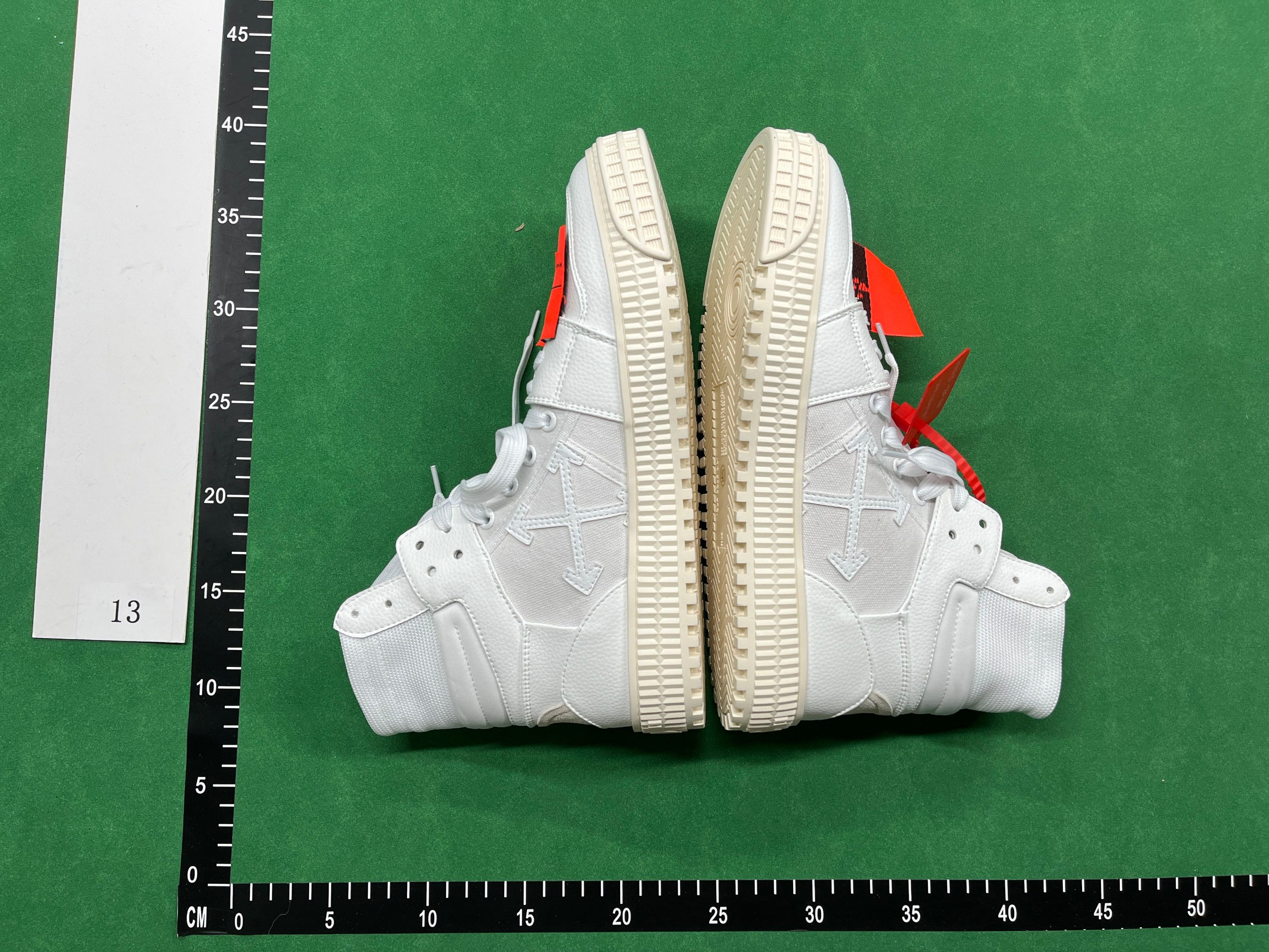 OFF WHITE