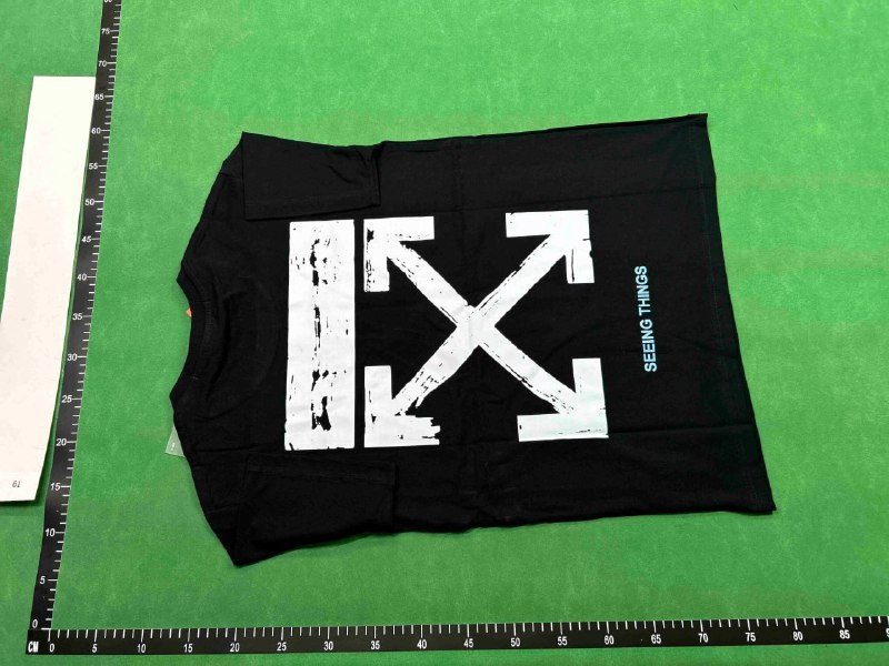 Off-white T-shirt TEE