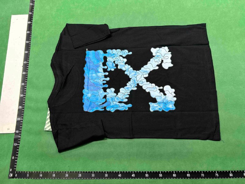 Off-white T-shirt TEE