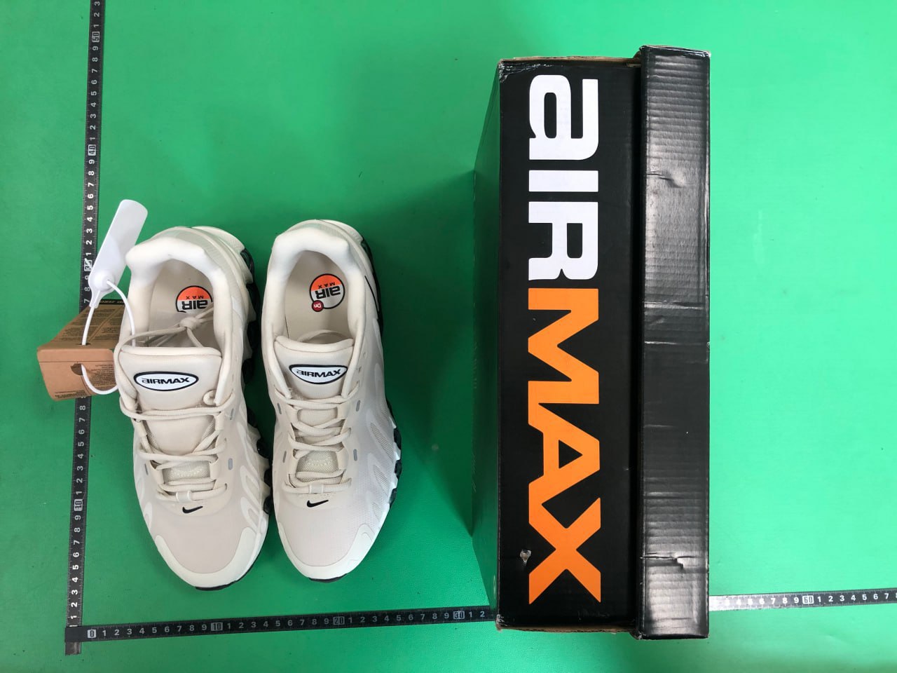 NIKE MAX DN8