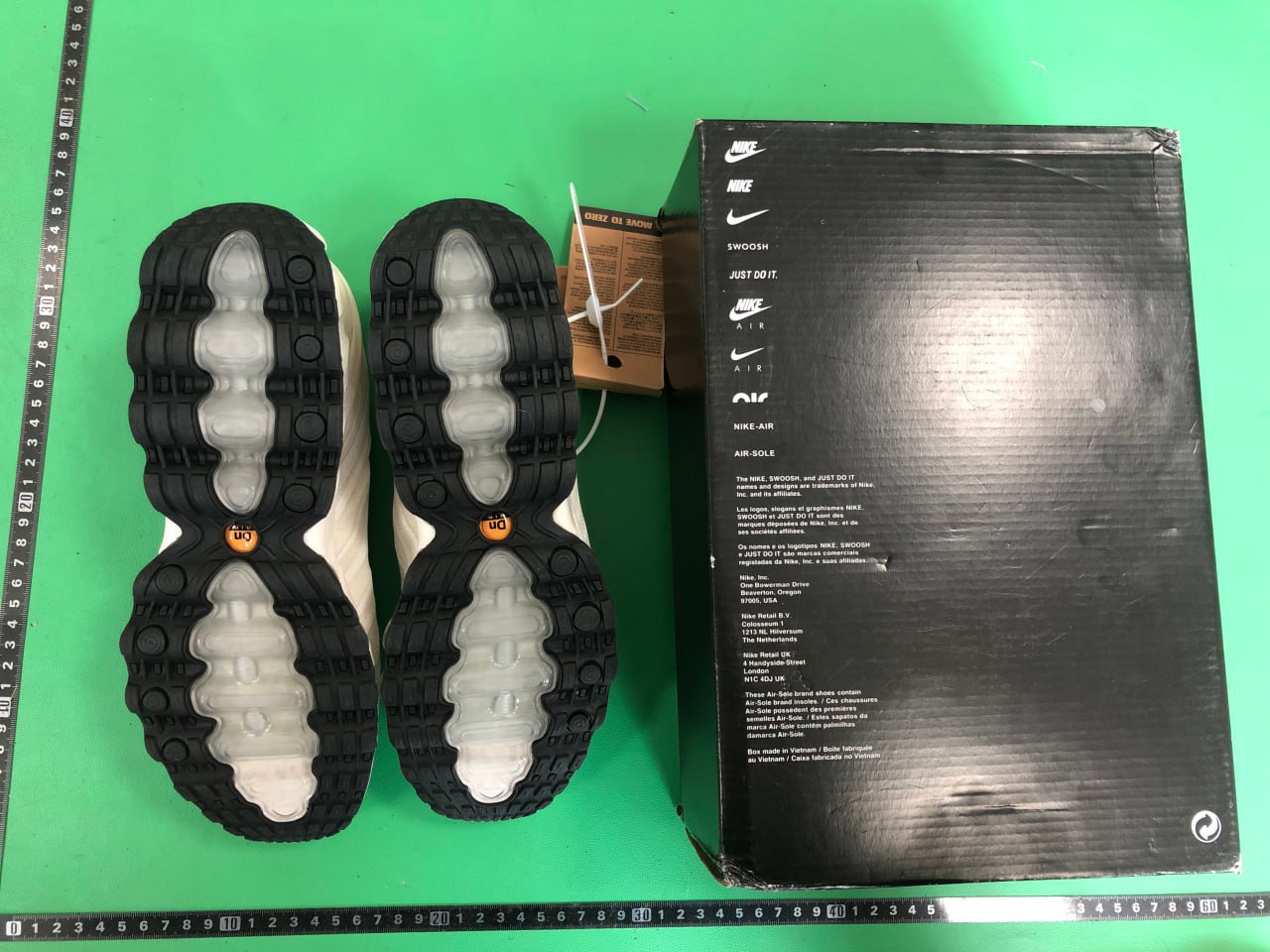 NIKE MAX DN8