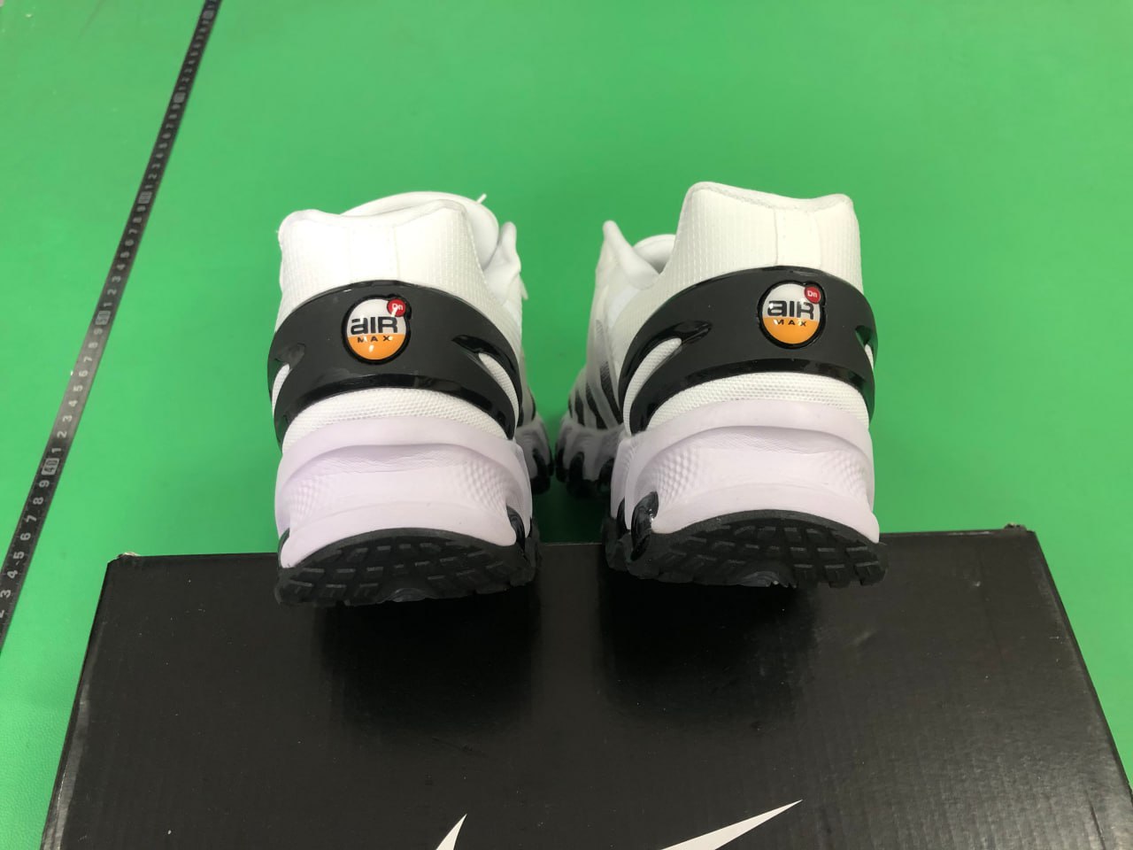 NIKE MAX DN8