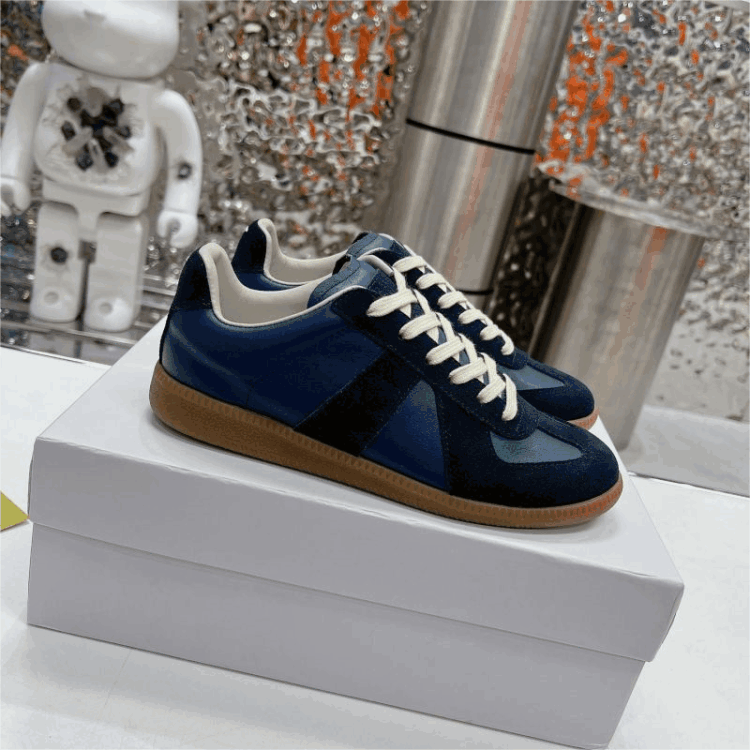 MM6 small white shoes