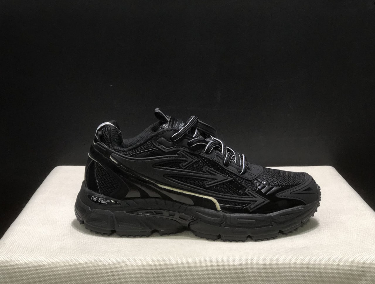 OFF-WHITE Be Right Back