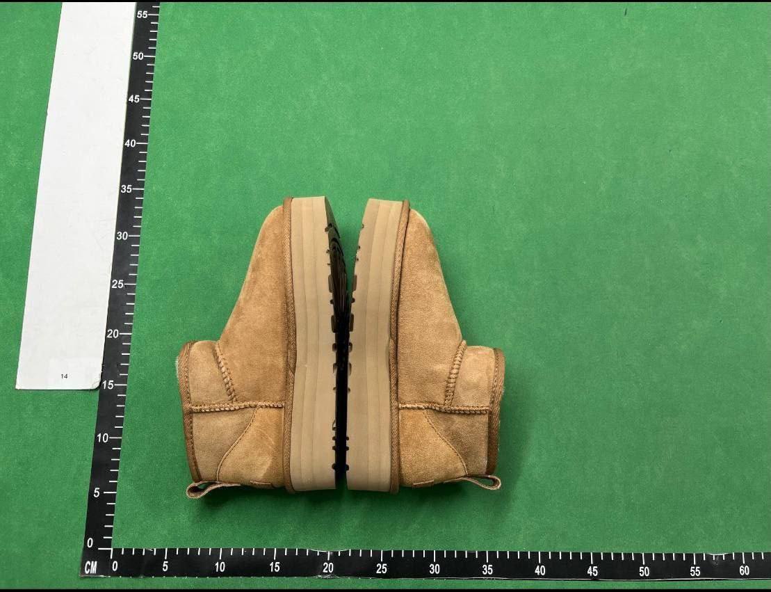  UGG Snow Boots
