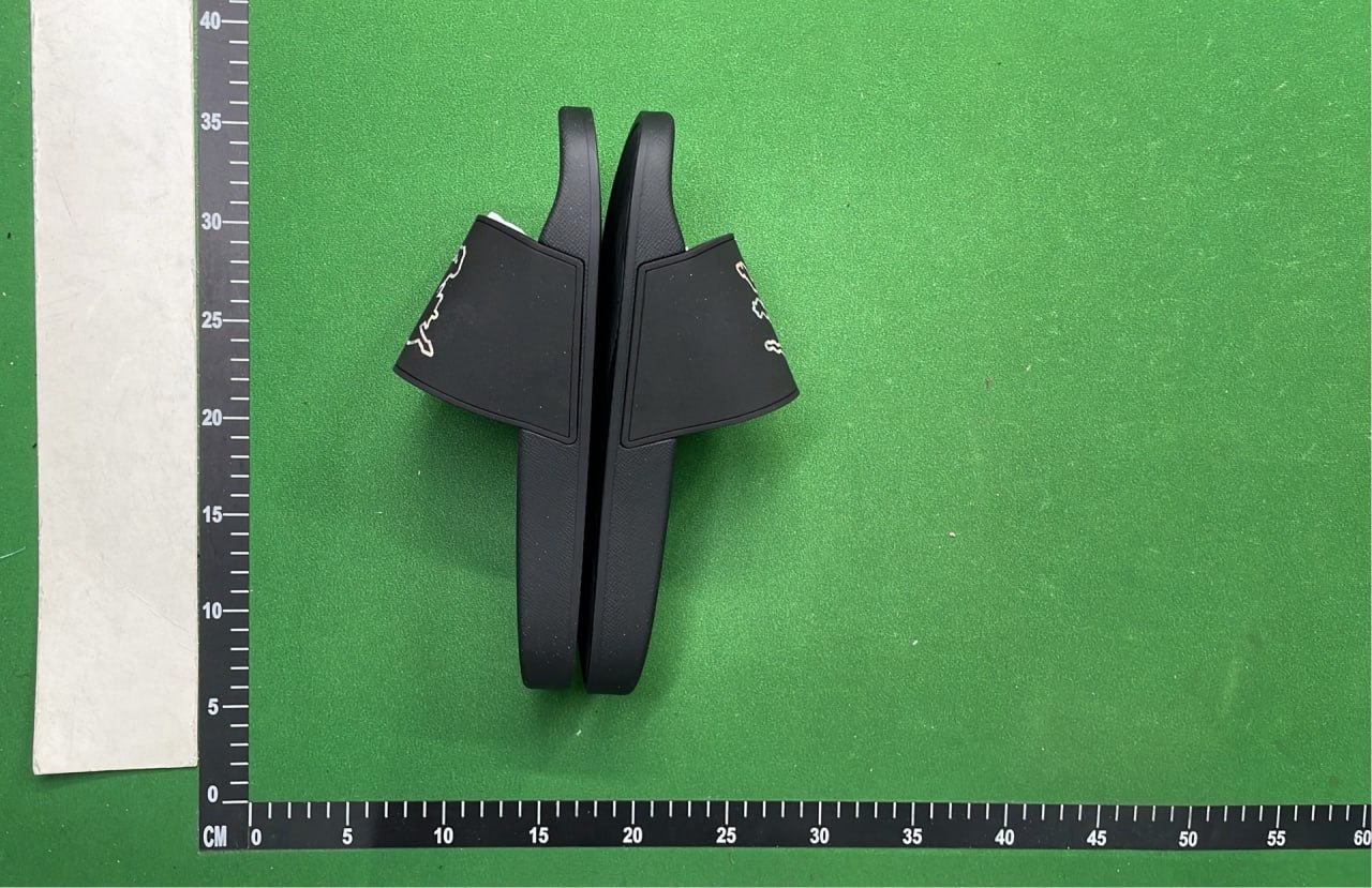 Burberry slippers