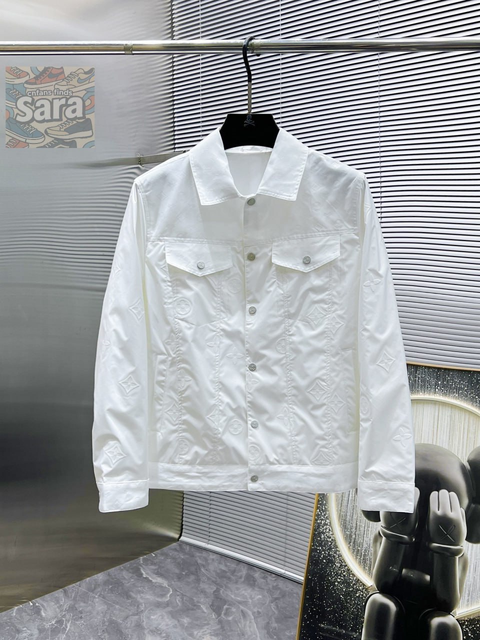 LV / Burberry  jacket coa