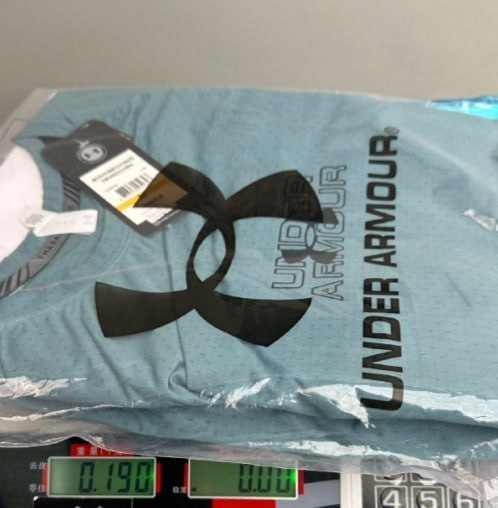 Under Armour T-shirt