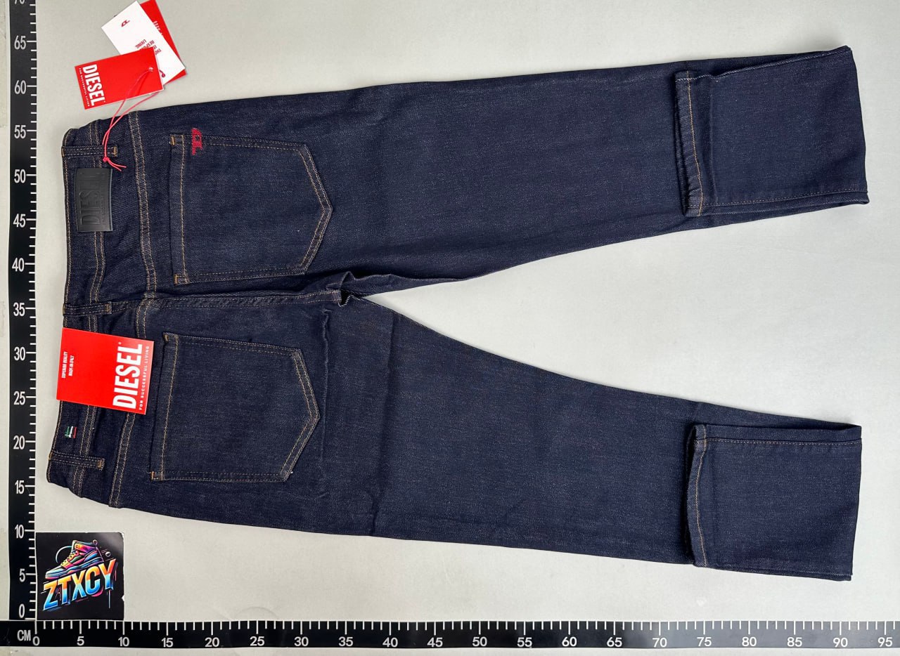   DIESEL jeans