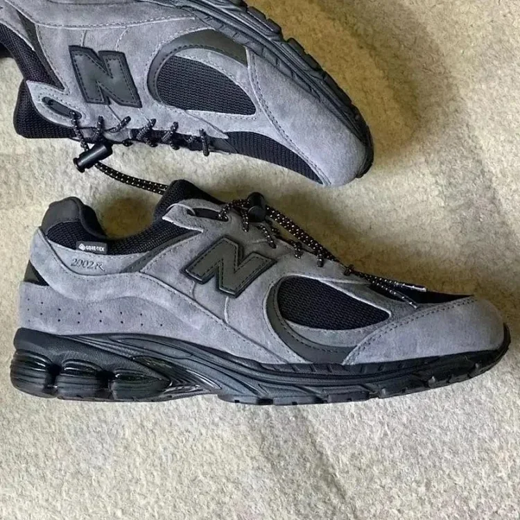  New Balance NB 2002