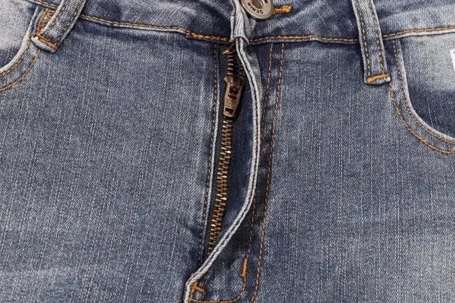 BURBERRY Simple spot washed printed straight jeans