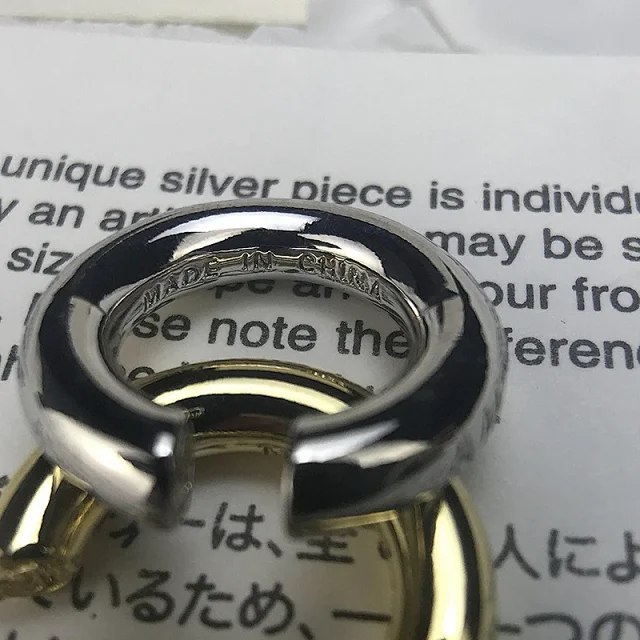 AMBUSH Elegant and simple letter logo ear clip