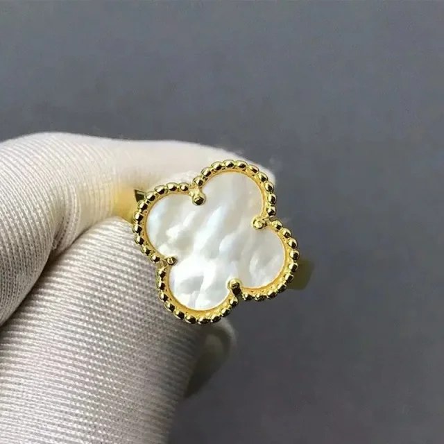 Van Cleef & Arpels Bulgari Qeelin Wulu different jewelry