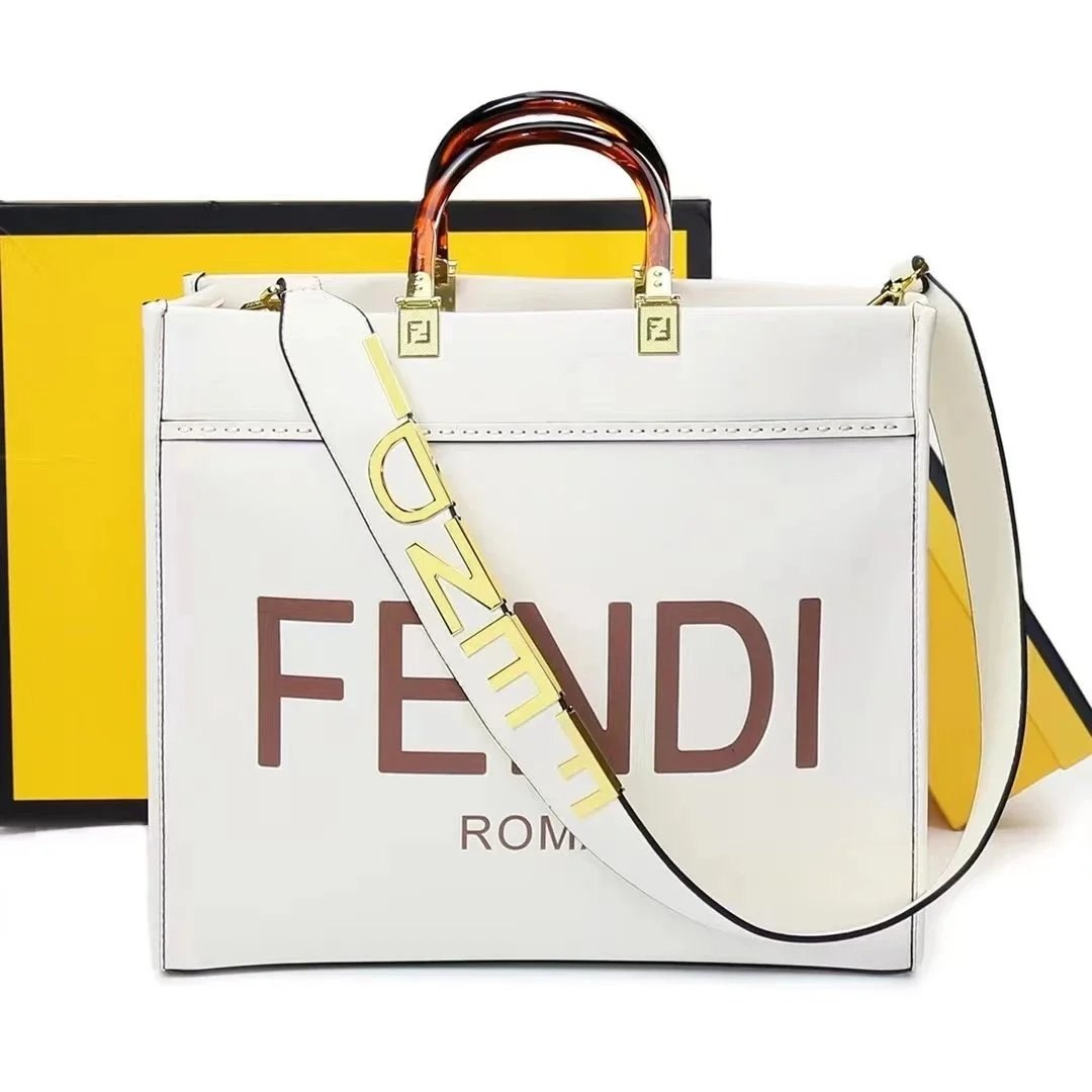 Valentino Hermès Fendi Light luxury high-end hand-held shoulder three-dimensional crossbody bag