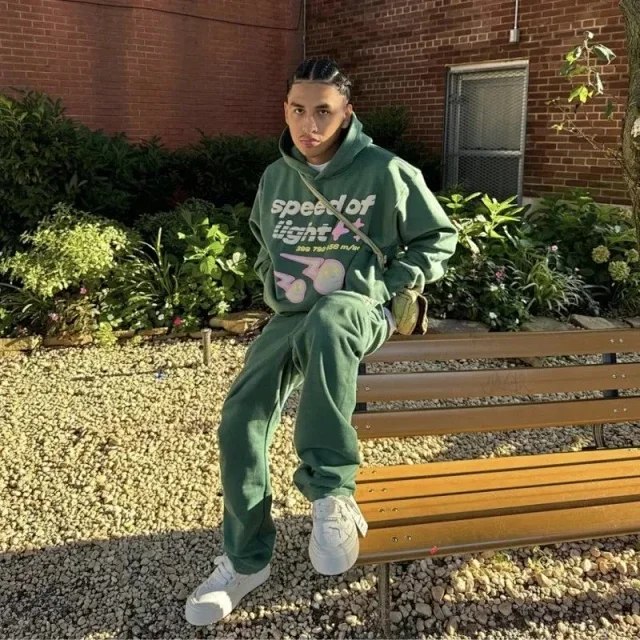 Broken Planet  American style retro foam printing hooded sweatshirt