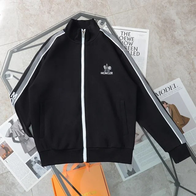 Moncler Thickened long sleeve embroidered sweatshirt