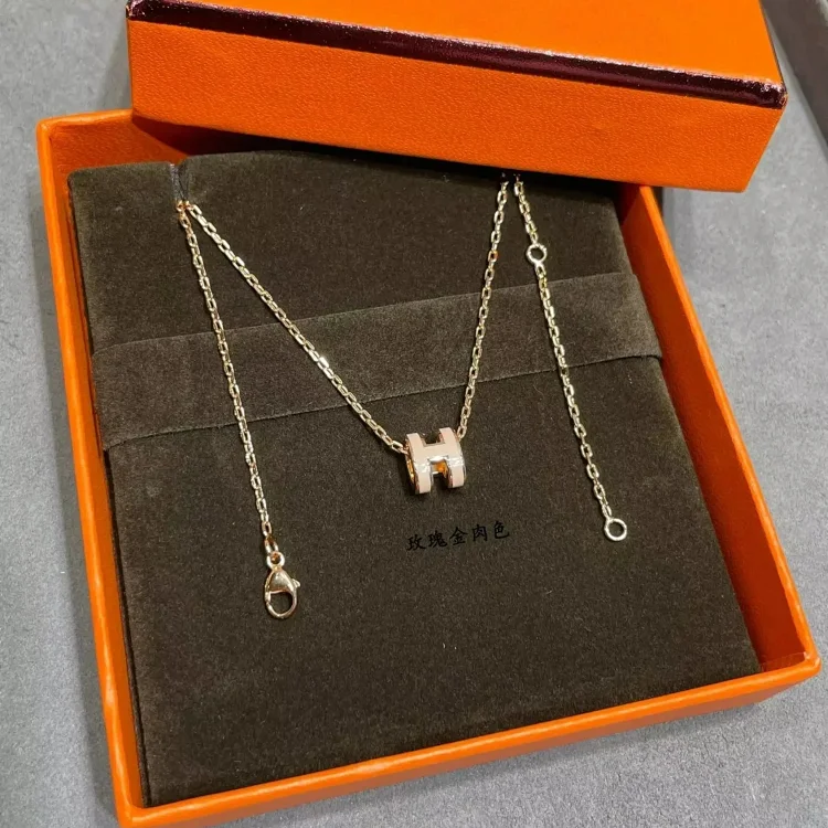 Hermès clavicle neck