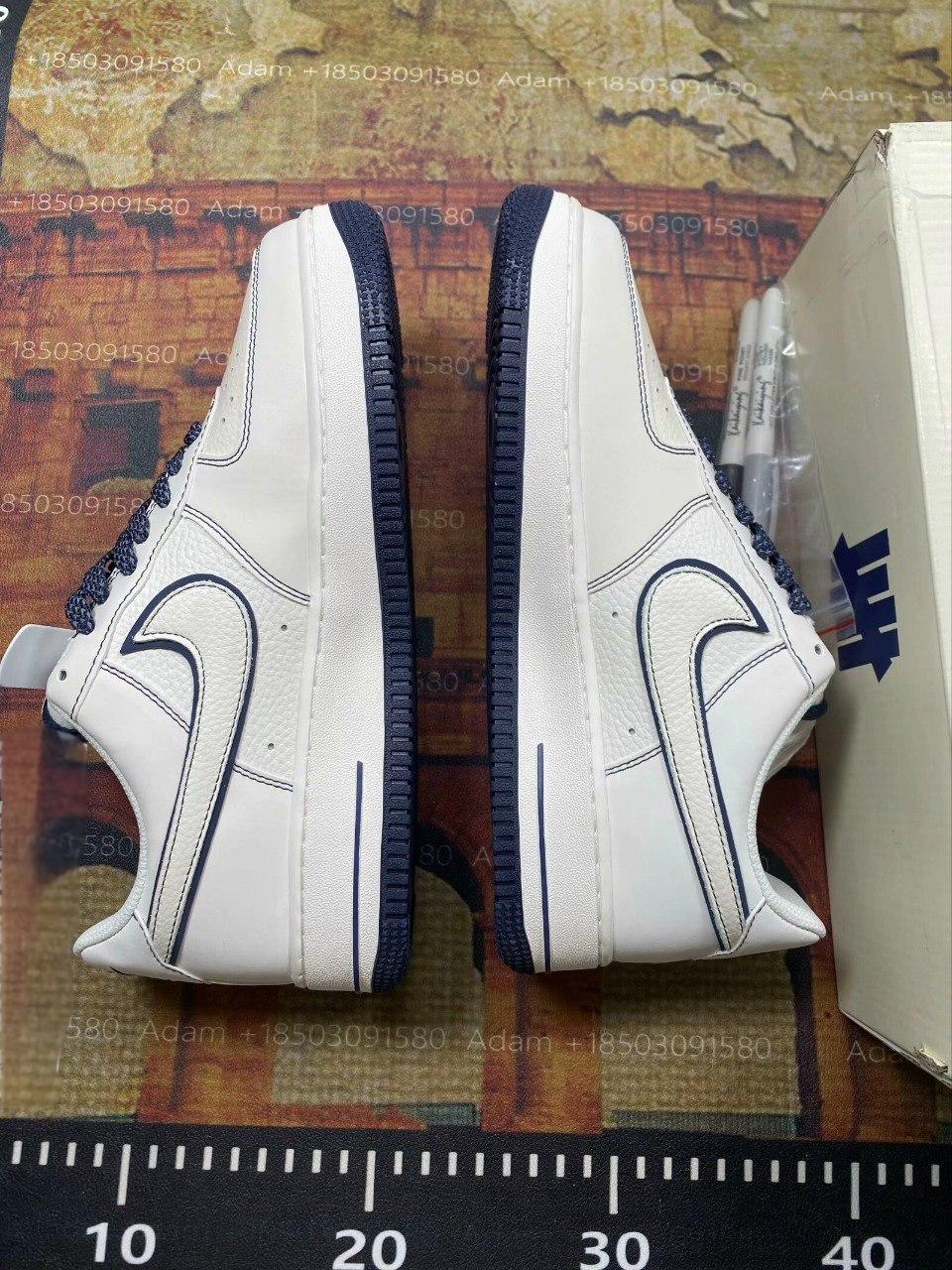NIKE AIR FORCE 1'07