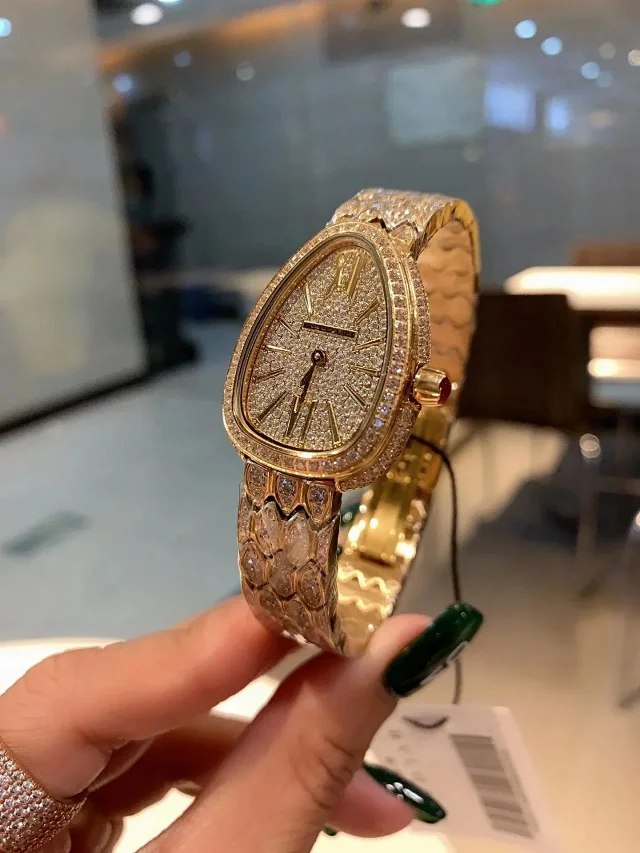  Bvlgari diamond encrusted snake bracelet snake-shaped watch for women（40 styles