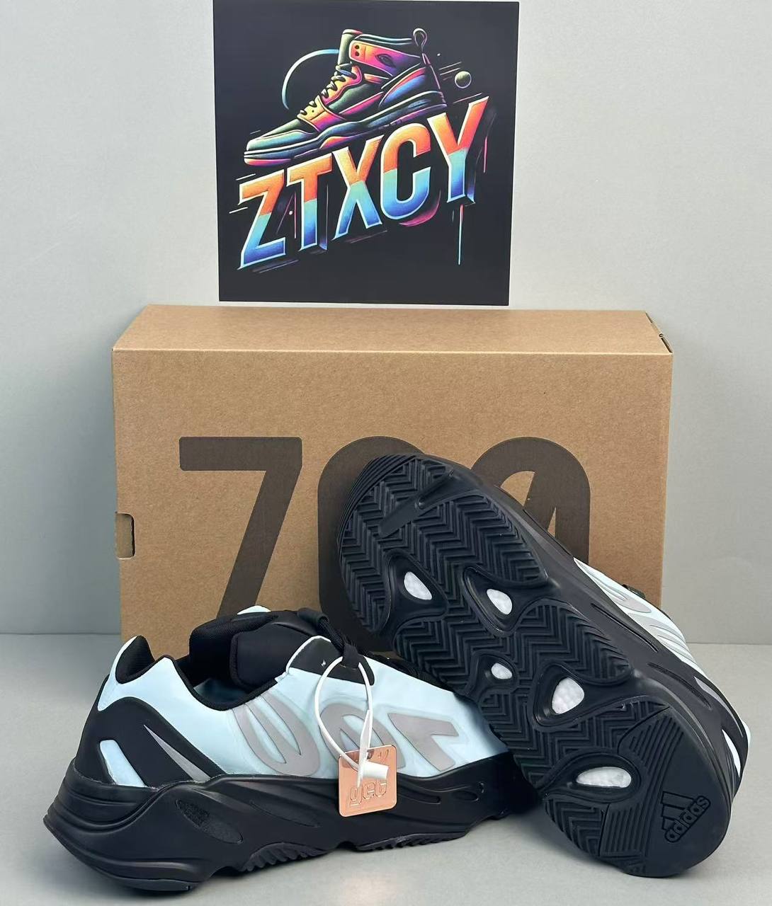 Yeezy 700 Boost（7 Styles